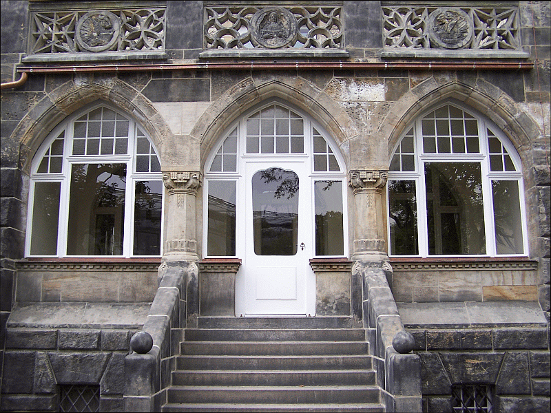 &uuml;berarbeitete T&uuml;r und Fenster